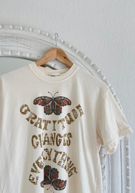 GRATITUDE GRAPHIC TEE